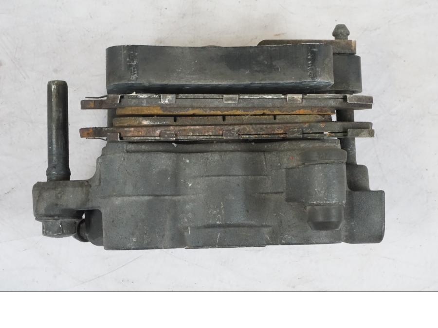 VÀnster sida pÄ Bromsok frÄn en Honda CBR 1000 F -1999 motorcykel.