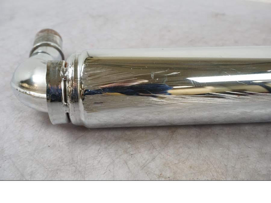 Vänster sida på Ljuddämpare från en Kawasaki VN 1600 Mean Streak -2007 motorcykel.