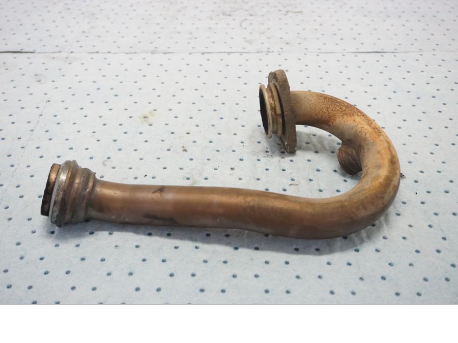 Baksidan på Grenrör från en KTM 125 Duke -2017 motorcykel.