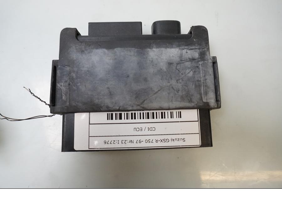 Baksidan på CDI / ECU från en Suzuki GSX-R 750 -1997 motorcykel.