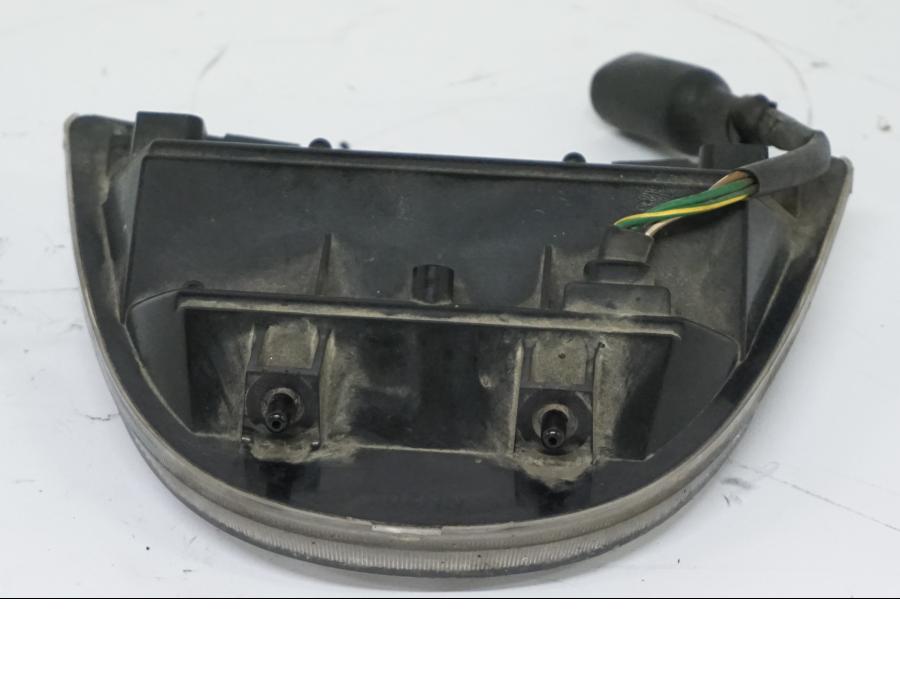 Snett uppifrån på Baklampa från en Honda CBR 900 RR -2002 motorcykel.