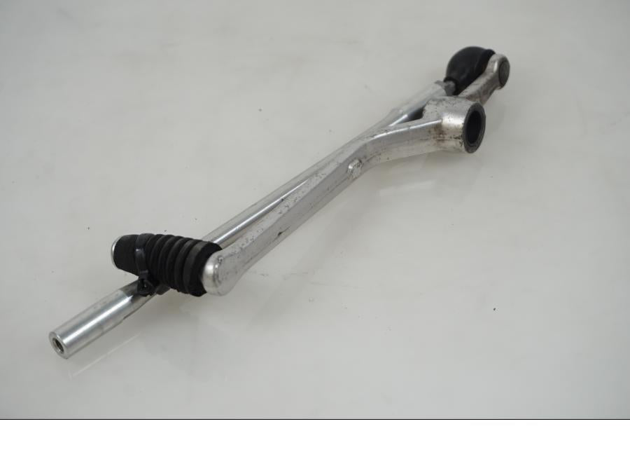 Baksidan på Växelpedal från en Yamaha YZF 1000 R1 -2009 motorcykel.