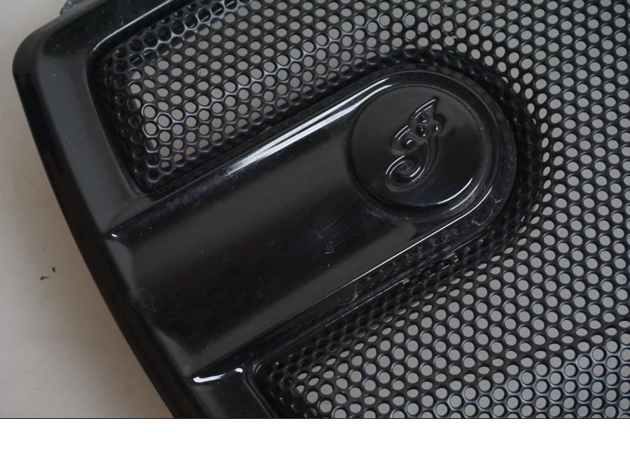 Baksidan på Högtalarkåpa från en Indian Chieftain Dark Horse -2019 motorcykel.