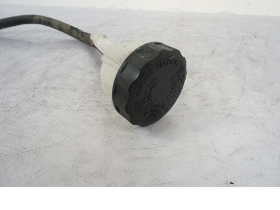 Vänster sida på Bromshuvudcylinder från en Kawasaki Versys 650 -2014 motorcykel.