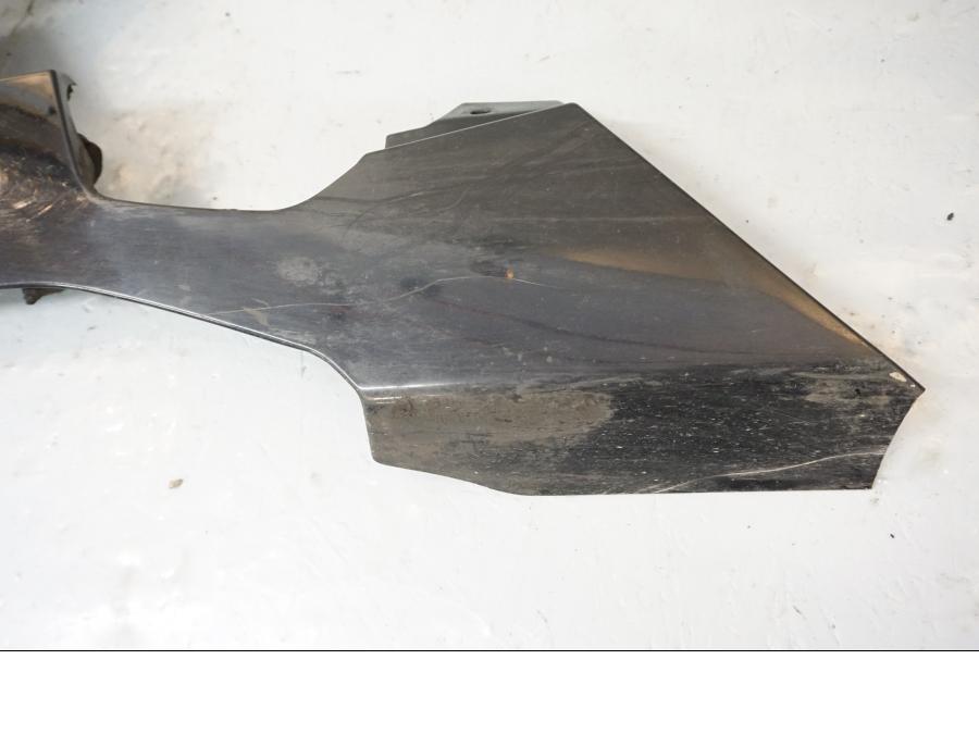 Vänster sida på Magkåpa från en Yamaha YZF 1000 R1 -2006 motorcykel.