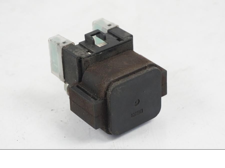 Höger sida på Startrelä från en MV Agusta Dragster -2014 motorcykel.