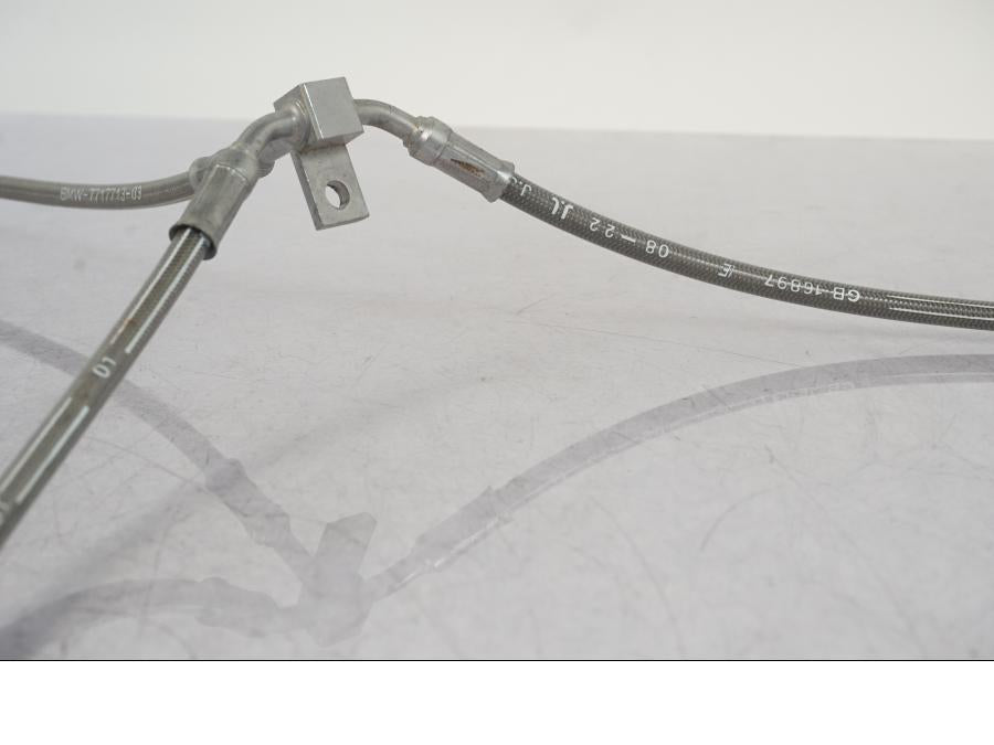 Vänster sida på Bromsledning från en BMW R 1250 GS -2023 motorcykel.