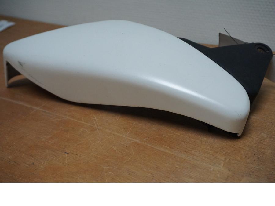 Snett uppifrån på Sidopanel från en Suzuki M 1800 -2007 motorcykel.