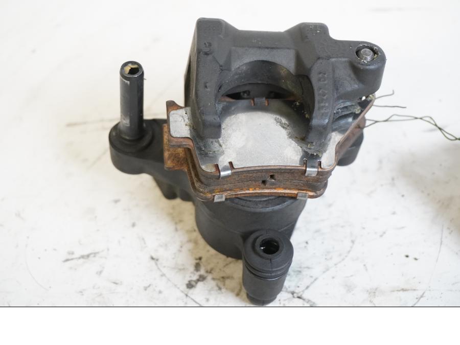 Höger sida på Bromsok från en Yamaha XT 660 X -2008 motorcykel.