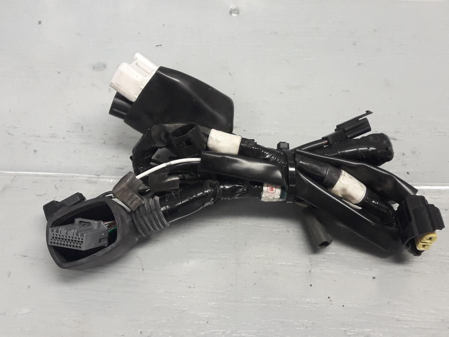 Framsidan på Kabelstam från en Suzuki DL 1000 -2018 motorcykel.