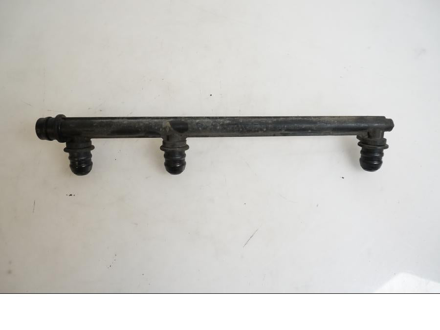 Baksidan på Second Air från en BMW K 1200 S -2007 motorcykel.