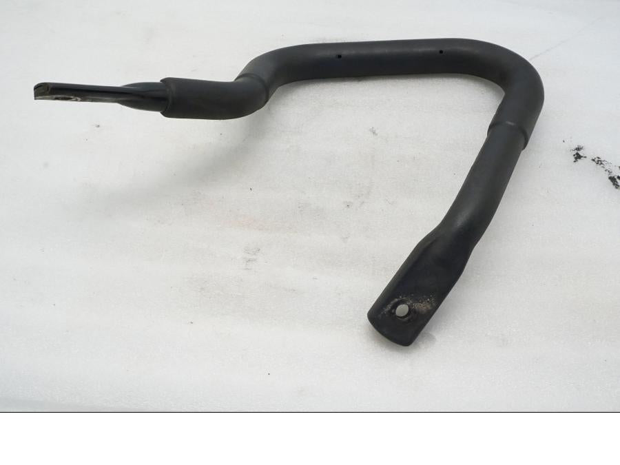 Baksidan på Passagerarhandtag från en Yamaha XVZ 13TD -1999 motorcykel.