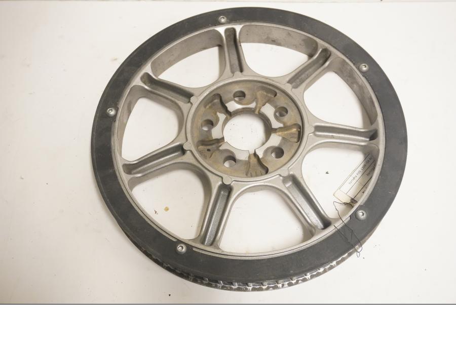 Höger sida på Remdrev från en Yamaha XVS 1300 -2008 motorcykel.