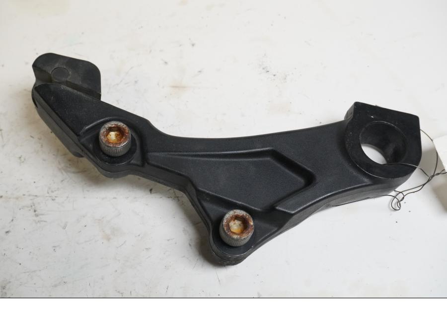 Baksidan på Bromsoksfäste från en H-D Touring Ultra Classic FLHTCU/I -2009 motorcykel.