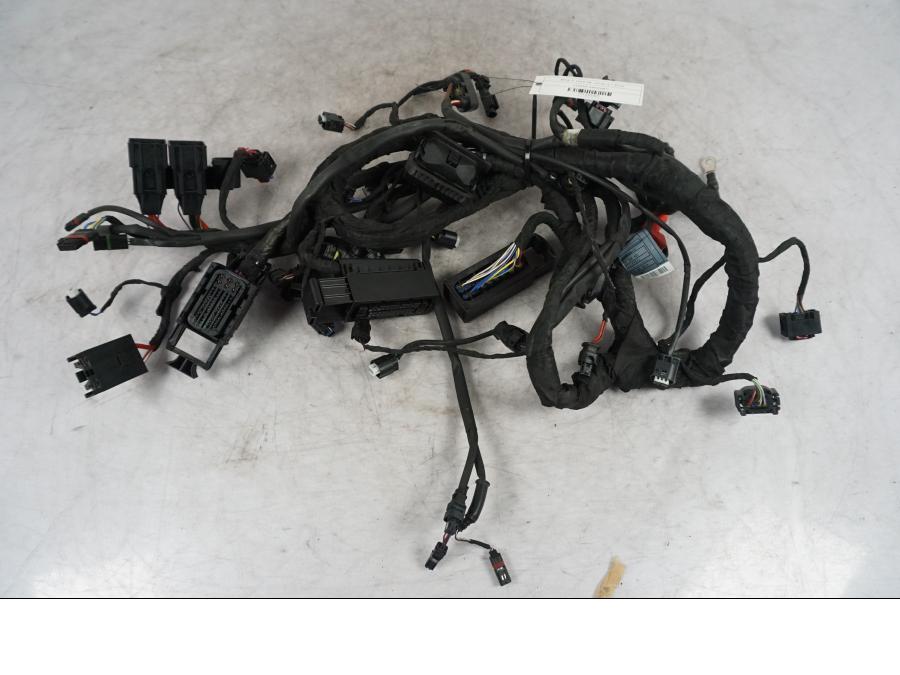 Framsidan på Kabelstam från en BMW S 1000 XR -2019 motorcykel.