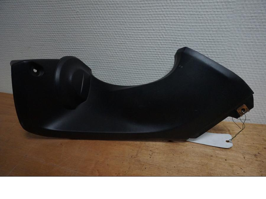 Framsidan på Toppkåpsinsida från en Yamaha YZF R6 -2001 motorcykel.