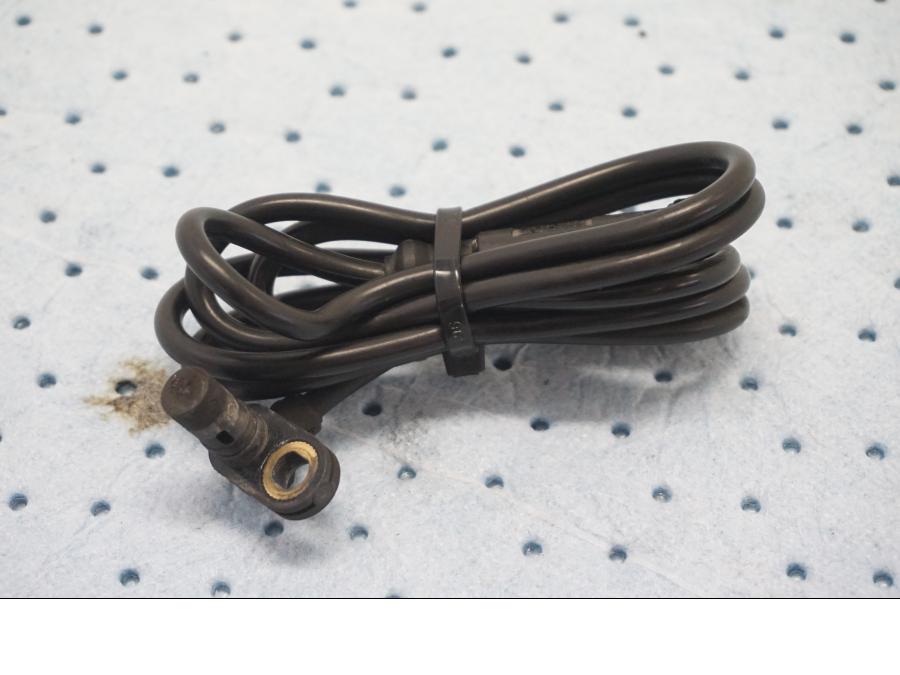 Framsidan på ABS givare från en BMW F 800 ST -2007 motorcykel.