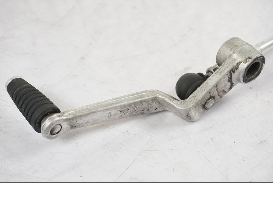 Extrabild3 på Växelpedal från en Suzuki GSX-R 750 -2006 motorcykel.