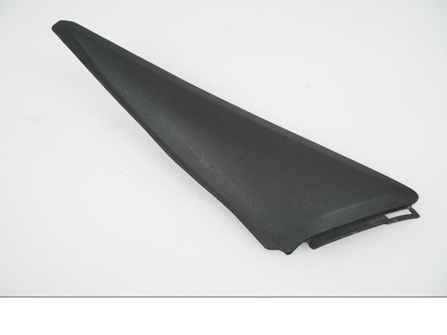 Vänster sida på Sadelplast från en Honda CBR 1000 RR -2010 motorcykel.