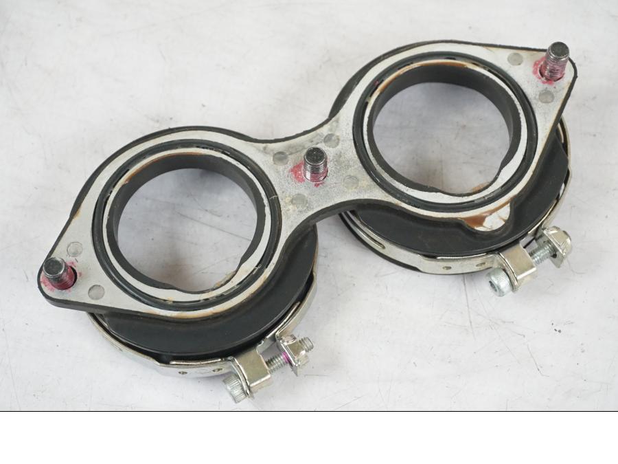 Vänster sida på Insug från en Kawasaki Z 900 -2019 motorcykel.