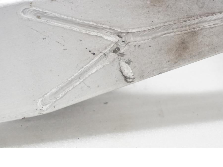 Höger sida på Sving från en Honda CBR 900 RR -1998 motorcykel.