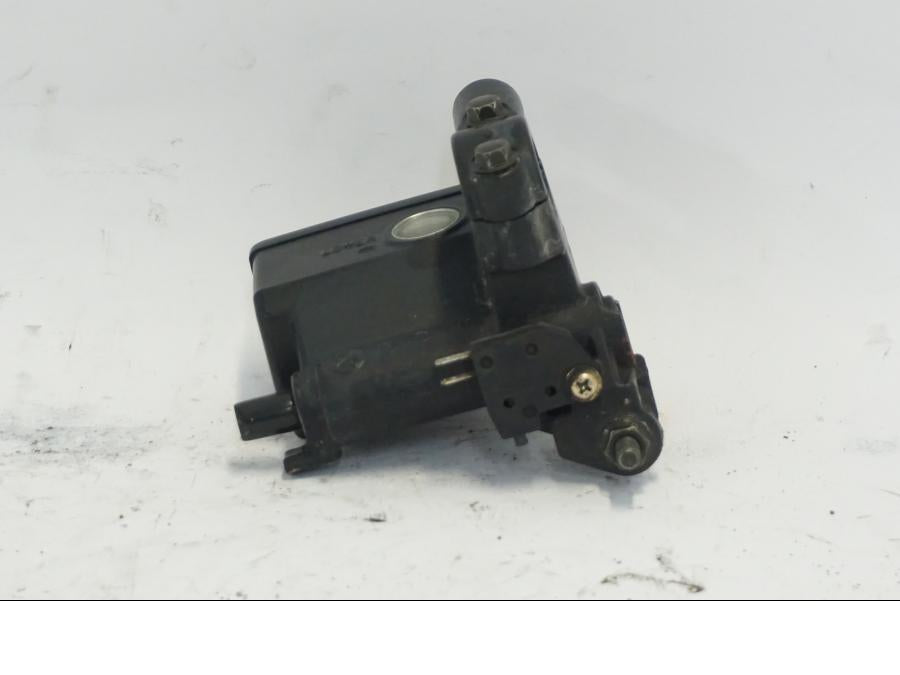 Snett uppifrån på Bromshuvudcylinder från en Suzuki DL 1000 -2003 motorcykel.