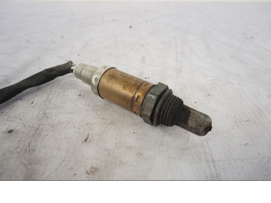 Höger sida på Lambdasond från en BMW R 1150 GS -2002 motorcykel.