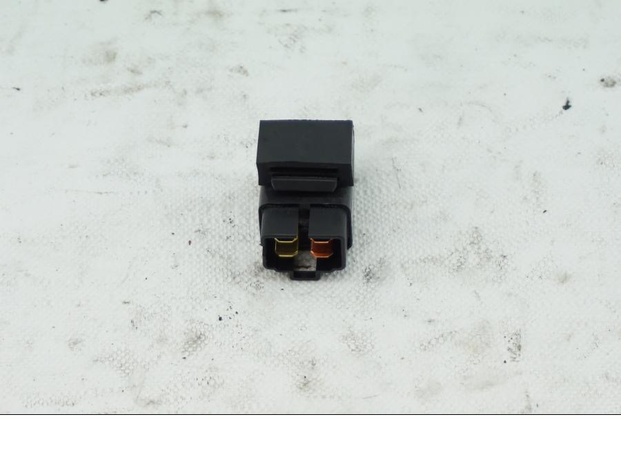 Baksidan på Relä från en Kawasaki ZX-6R -2004 motorcykel.