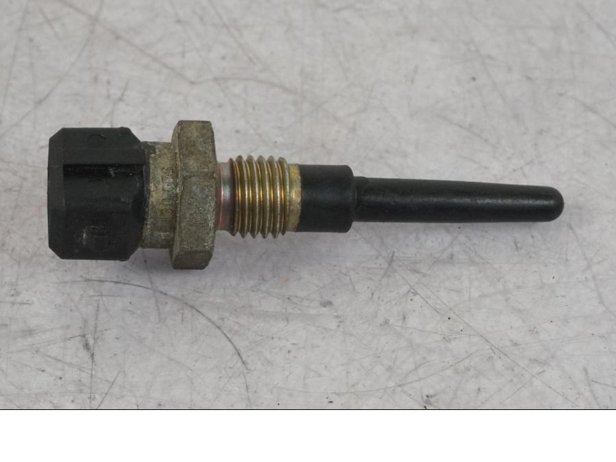 Höger sida på Temperatursensor från en BMW R 1100 GS -1998 motorcykel.