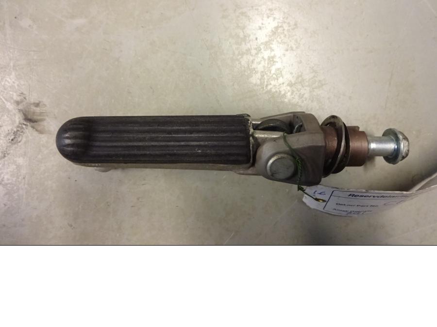 Höger sida på Fotpinne från en Honda CBR 900 RR -2002 motorcykel.