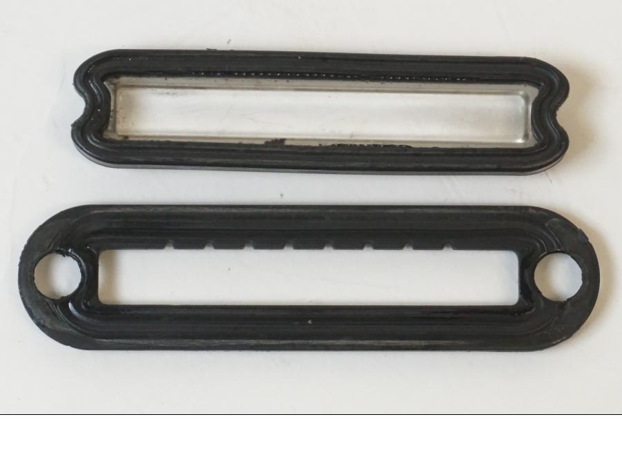 Vänster sida på Oljetank från en KTM 1190 Adventure -2015 motorcykel.