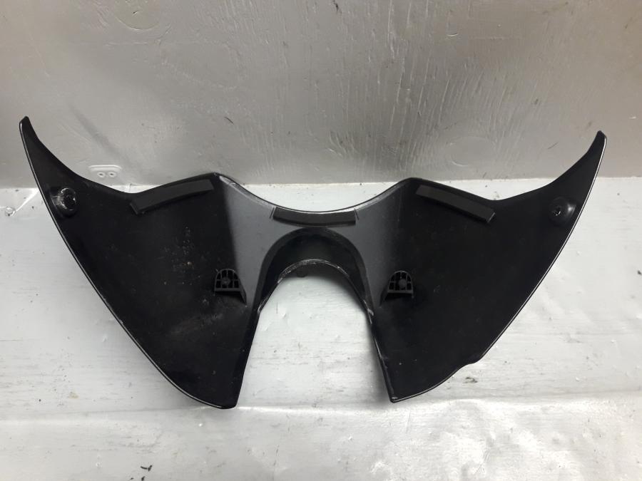 Höger sida på Bensintankskåpa från en Kawasaki Z 1000 -2013 motorcykel.