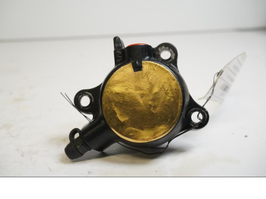 Baksidan på Kopplingslavcylinder från en Honda CBR 1000 RR -2006 motorcykel.