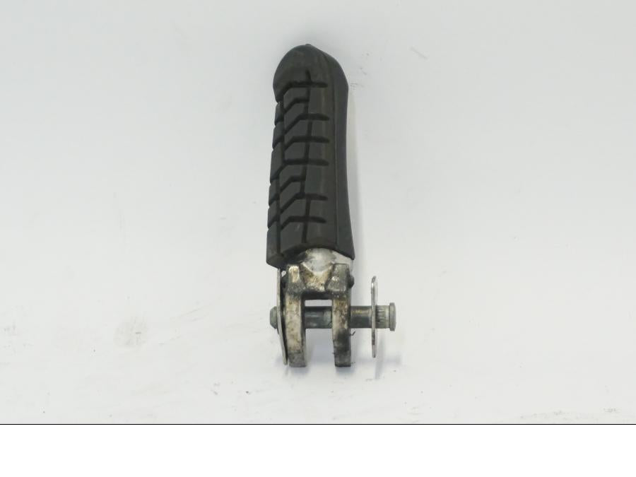 Baksidan pÄ Fotpinne frÄn en KTM 790 Duke -2018 motorcykel.