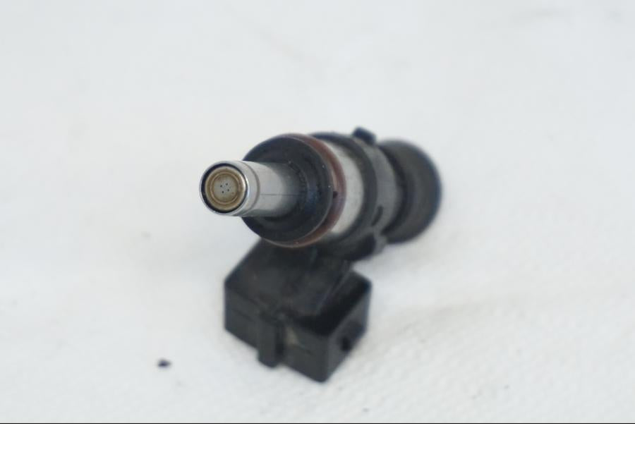 Snett nerifrån på Spridare från en BMW K 1600 -2015 motorcykel.