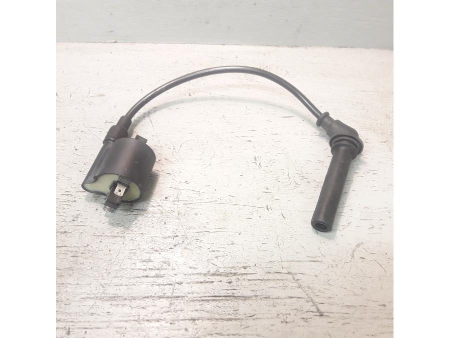 Framsidan på Tändspole från en Kawasaki VN 900 -2007 motorcykel.