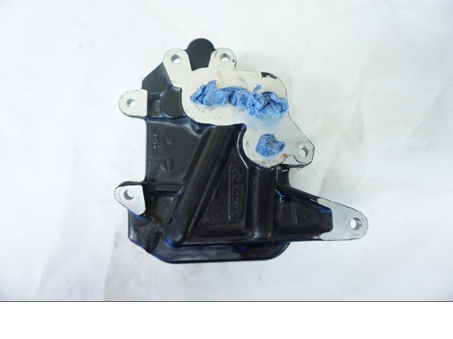 Baksidan på Oljekyl från en Ducati 899 Panigale -2015 motorcykel.