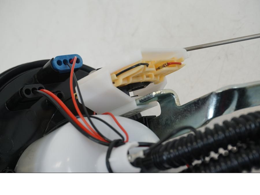 Extrabild6 på Bensinpump insprut från en BMW R 1250 GS -2019 motorcykel.