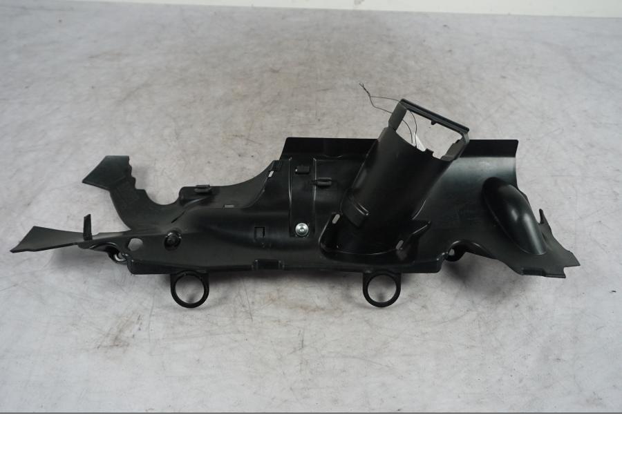 Baksidan på Bensintanksavluftare från en BMW S 1000 XR -2019 motorcykel.