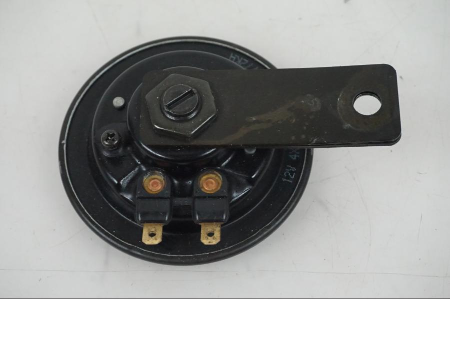 Baksidan på Signalhorn / Tuta från en Honda CBR 1000 -2005 motorcykel.