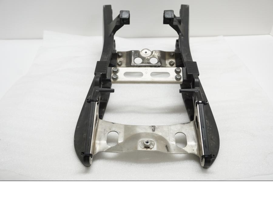 Vänster sida på Bakram från en Suzuki GSX-R 1000 -2007 motorcykel.