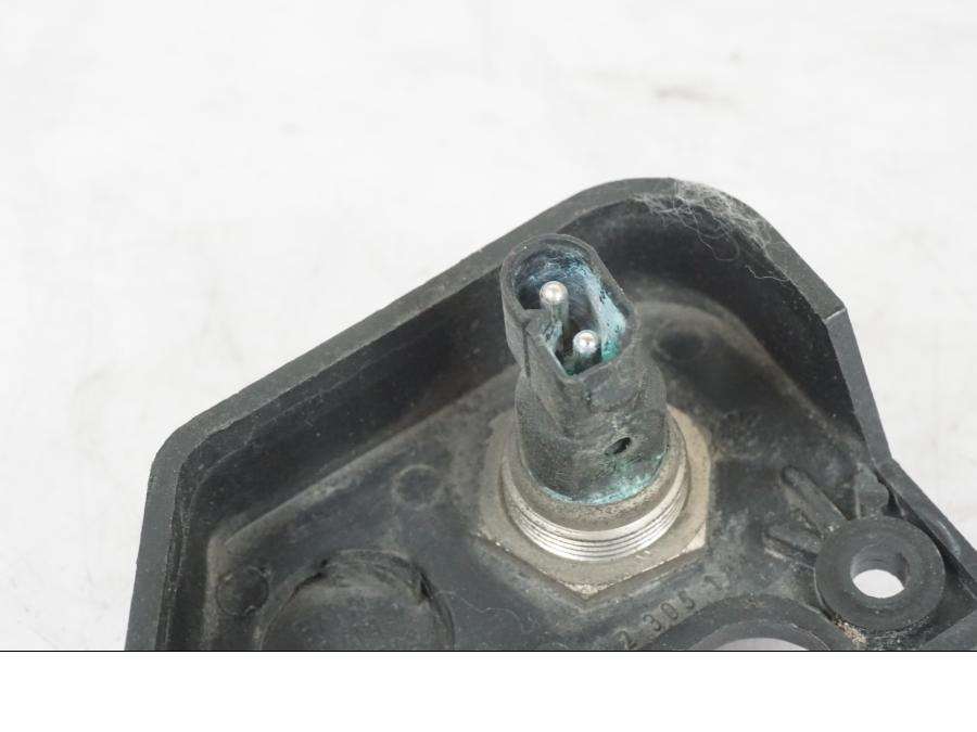 Höger sida på El uttag 12 V från en BMW K 1100 LT -1999 motorcykel.