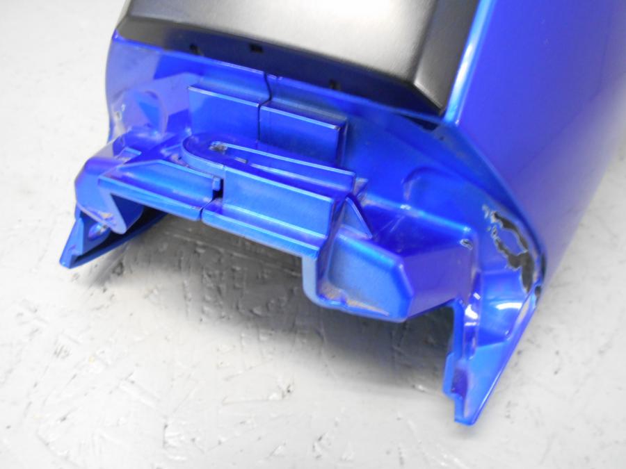 Snett uppifrån på Bensintankskåpa från en Yamaha YZF-R 125 -2009 motorcykel.