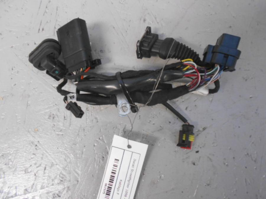 Framsidan på Kablage från en Ducati Streetfighter 1098 -2010 motorcykel.