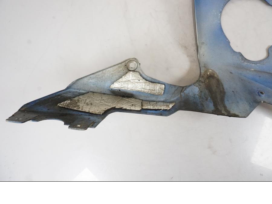 Extrabild6 på Sidkåpa från en Honda CBR 900 RR -2003 motorcykel.