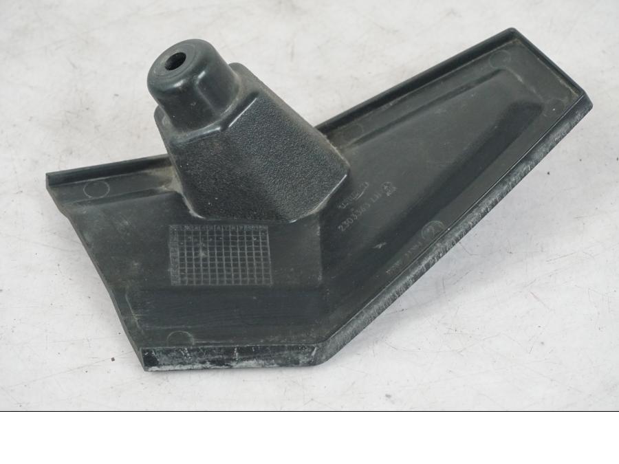 Höger sida på Strålkastarkåpa från en Triumph Tiger Explorer -2013 motorcykel.