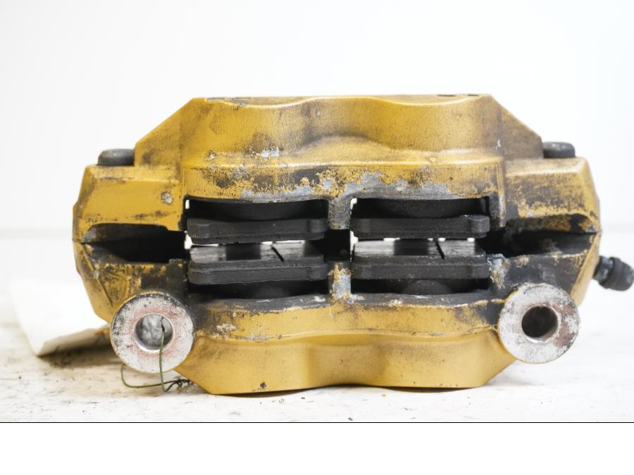 Höger sida på Bromsok från en Suzuki GSX-R 1000 -2003 motorcykel.