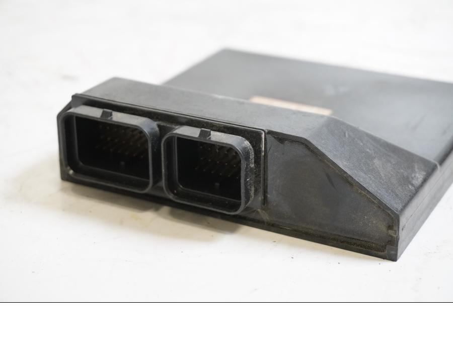 Höger sida på CDI / ECU från en Yamaha XT 1200 Z -2011 motorcykel.