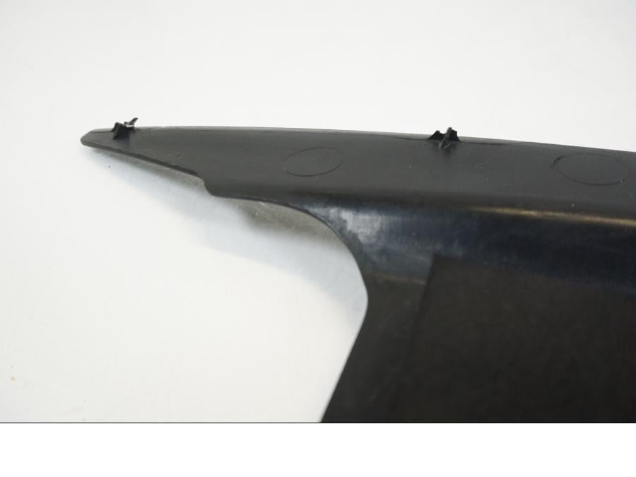 Höger sida på Toppkåpsinsida från en Yamaha YZF R6 -2006 motorcykel.