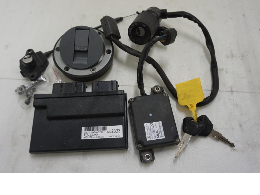 Framsidan på Låssats från en Triumph Tiger Explorer -2012 motorcykel.